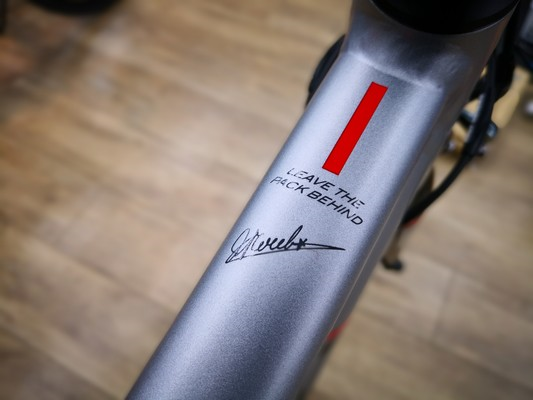 kanzakisenri's tweet photo. #EDDYMERCKX #BLOCKHAUS67 ティアグラ完成車がSサイズに限り特価です~!
HP→https://t.co/8FMpmteQs6
メルクスのグランツールにおける初勝利の地「ブロックハウス」にちなんだ名で、アルミながら優れた走りが魅力的なのです♪ https://t.co/Yz0PiMbZYc