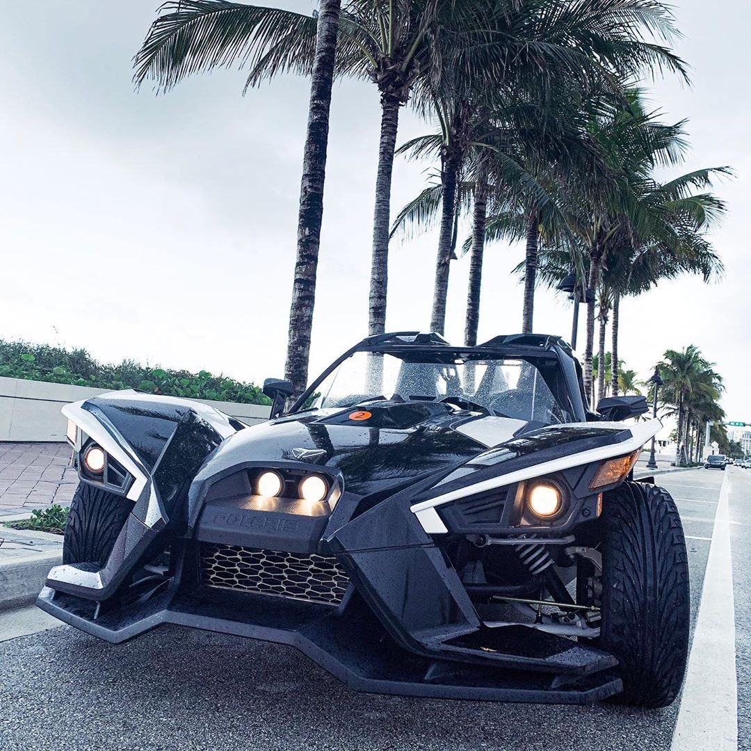 Slingshot's tweet image. Slingshades got you covered no matter your adventure.

Shop at bit.ly/39cS1IR
⠀⠀⠀⠀⠀⠀⠀⠀⠀
📷: slingshotadv_miami

#FrontEndFriday #PolarisSlingshot