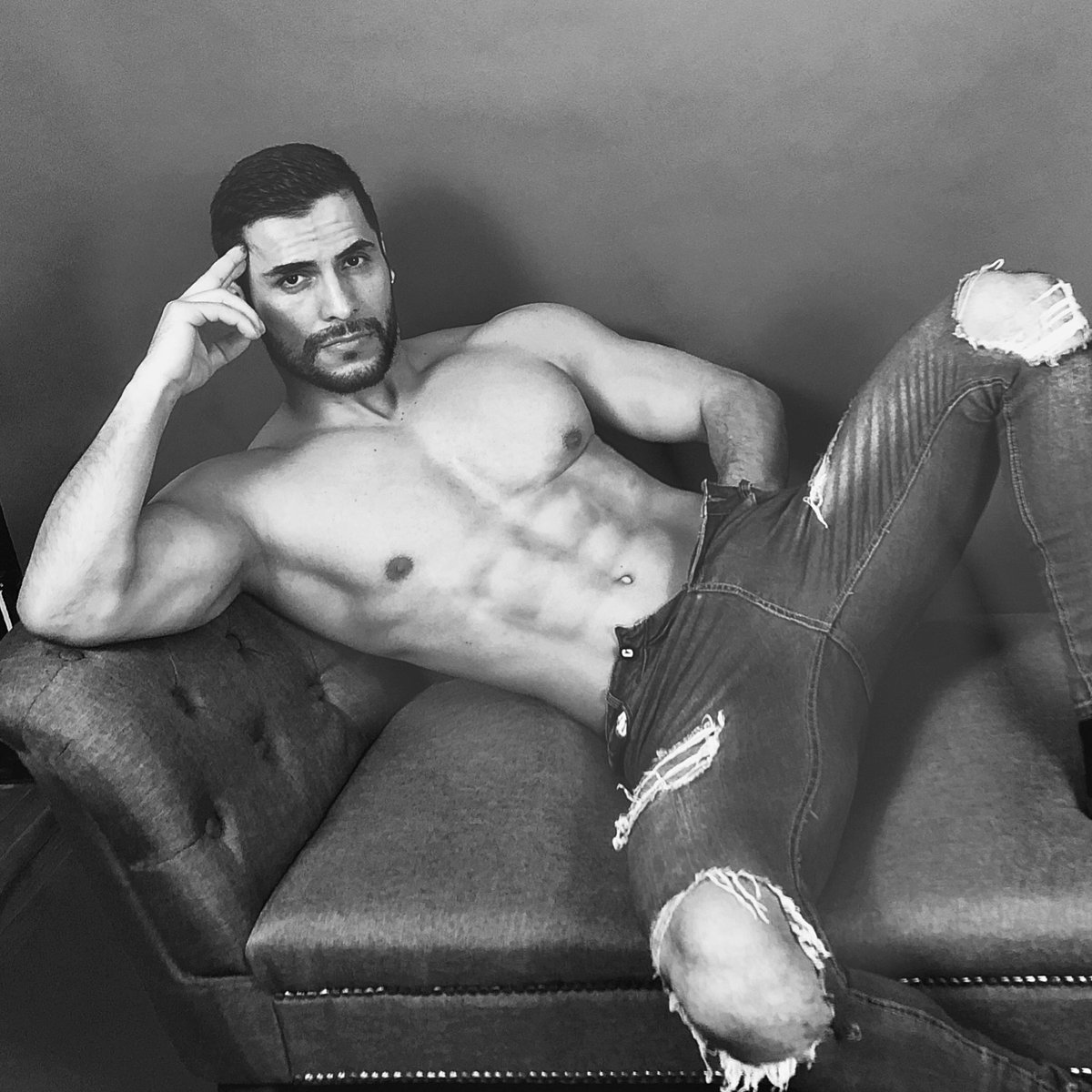SDFashionMagaz1's tweet photo. Stefano Suaros new photo shoot #americanmodel #actor #starlife #stefanomodel #calvinkleinmodel #superstar #stefanosuaros #italianactor #follow https://t.co/0FNBWrlTV2