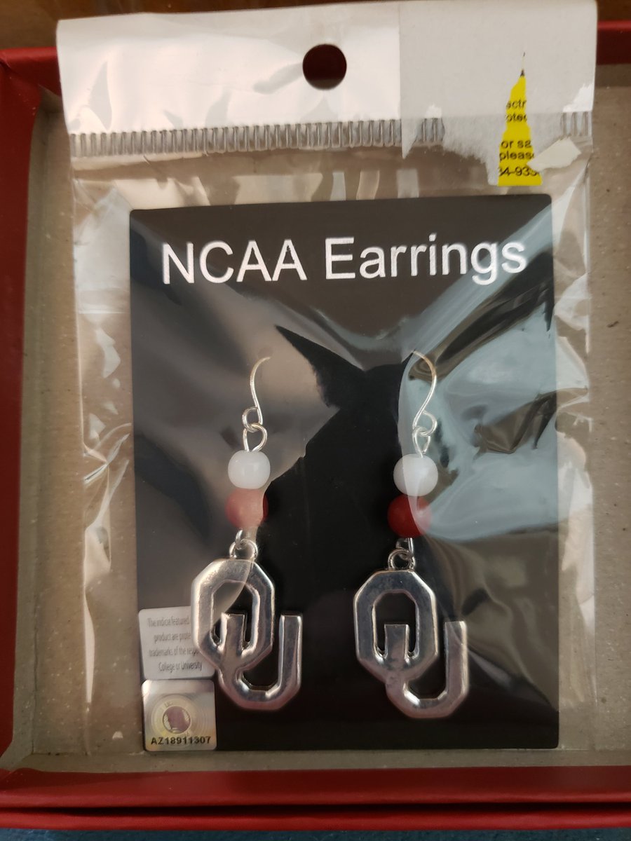 RedheadedSooner's tweet photo. My 10 year old niece just bought me these. Said maybe it will help us win. I love her. [Her mom said they went to "a bunch" of stores to find them]
#TrainEmRight 
#OUDNA #Family #SoonersKnow https://t.co/6PuqYv86Tp