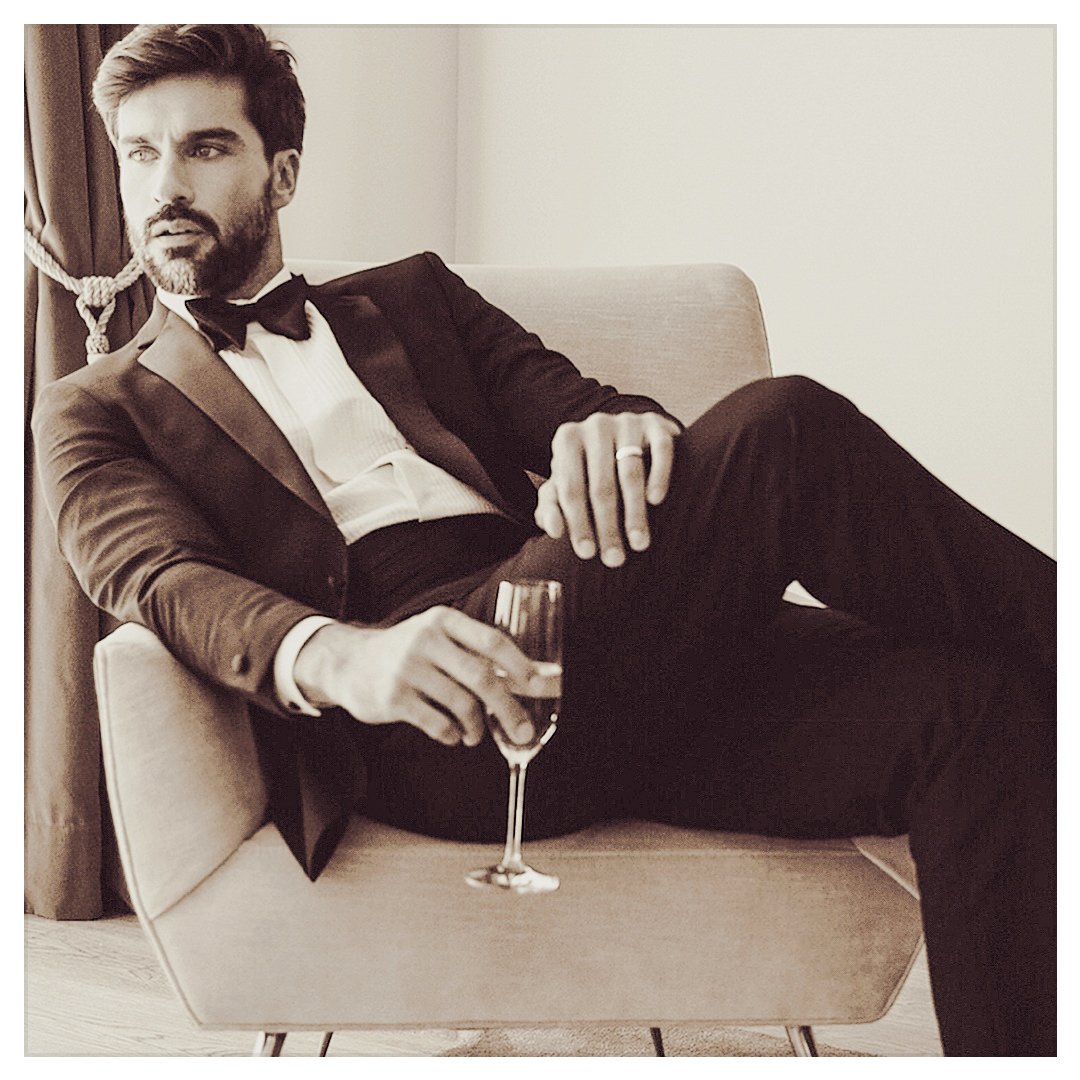 — ♫ ;

❝ ʏᴏᴜ ɴᴇᴇᴅ
                      ᴀ ʙɪɢ
                                  G O D ,

ʙɪɢ ᴇɴᴏᴜɢʜ
                ᴛᴏ ʜᴏʟᴅ ʏᴏᴜʀ
                                     L O V E . ❞