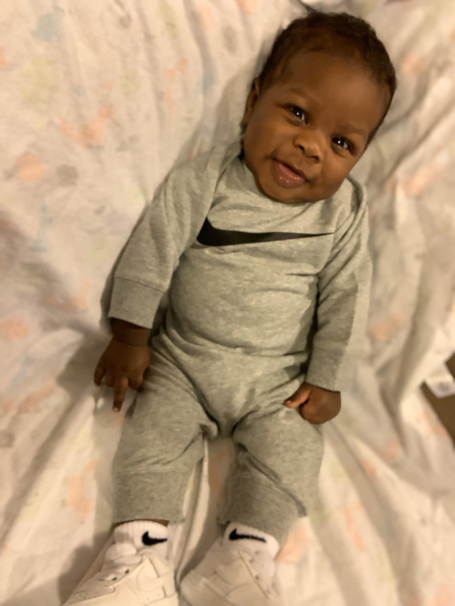desstunknee's tweet photo. say ? ma you see that li baby in the cut yeah him right dea aye watch him he keep looking OV hea🤣😍.... bae bae they must be thinking we won’t rock out 🤗😏 #mysonson #mommyman💚 https://t.co/3tdQ9EAYdf