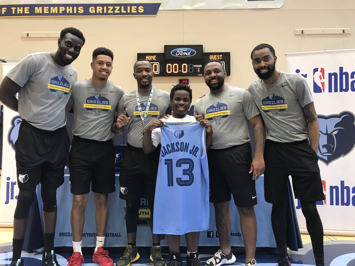 memjuniorgrizz's tweet photo. Holiday Camp #1 is in the books!

We finished strong with our end-of-camp awards ceremony, where participants won all sorts of @memgrizz merchandise. 

We return next week for another SOLD OUT session at the Memphis JCC. https://t.co/3YGSu0QBQj