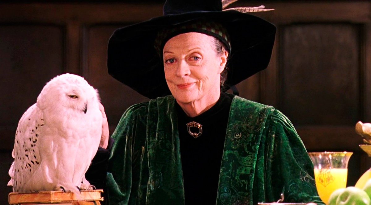 Hoy cumple 85 años Maggie Smith. Luchó contra el cáncer mientras rodaba la última película de Harry Potter porque no quería decepcionar a los fans. Ganadora de 2 Oscar, 3 Globos de Oro, 4 Emmy, 5 BAFTA y 2 SAG, entre otros premios. Gracias por tanto.