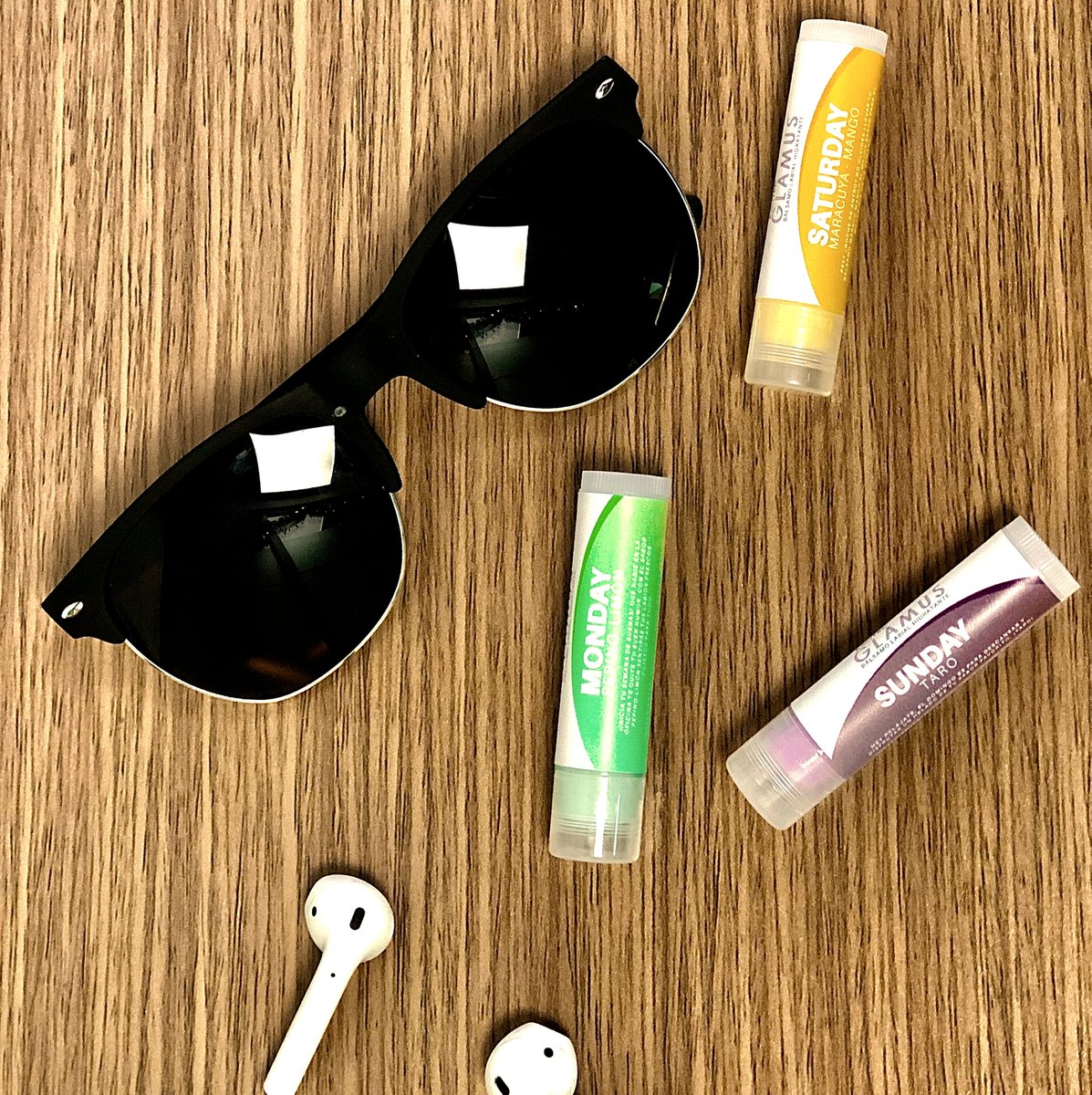 excitedmx's tweet photo. ¡Celebra el amor con más besos! los bálsamos labiales de #Glamus además de hidratar profundamente tus labios dejan un suave sabor a la boca...
Disponibles en https://t.co/0GWoPHLJOr https://t.co/VLGb9rEtHU