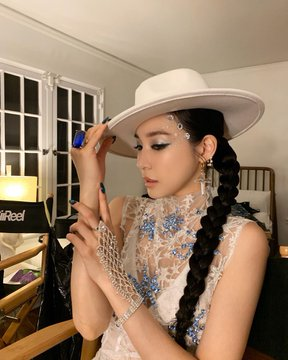 SNSDChartsbr's tweet photo. Albums by female K-pop soloists with most #1’s on iTunes:

1. TAEYEON — Purpose: 21
2. YURI — The First Scene: 17
3. TAEYEON &amp; TIFFANY — I &amp; Lips on Lips: 16
4. TAEYEON — Something New: 14
5. TIFFANY, TAEYEON &amp; CL — IJWD, My Voice &amp; ITNOL: 13

@GirlsGeneration https://t.co/qtXhALfqJ8