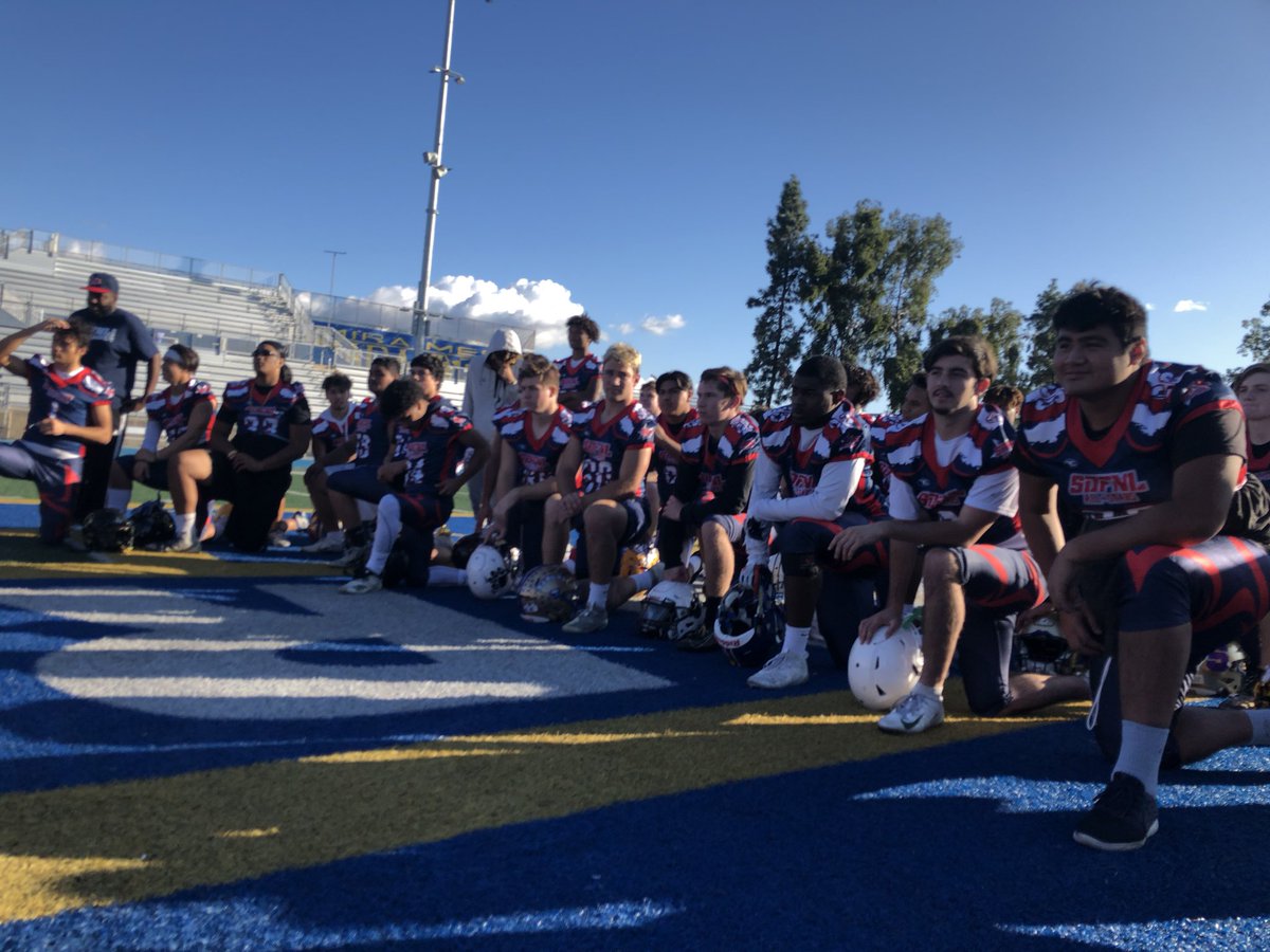 SDFNLMagazine's tweet photo. Wrapping up the last practice before SDFNL GAMEDAY. #bluestarz https://t.co/2XqVXttgRo