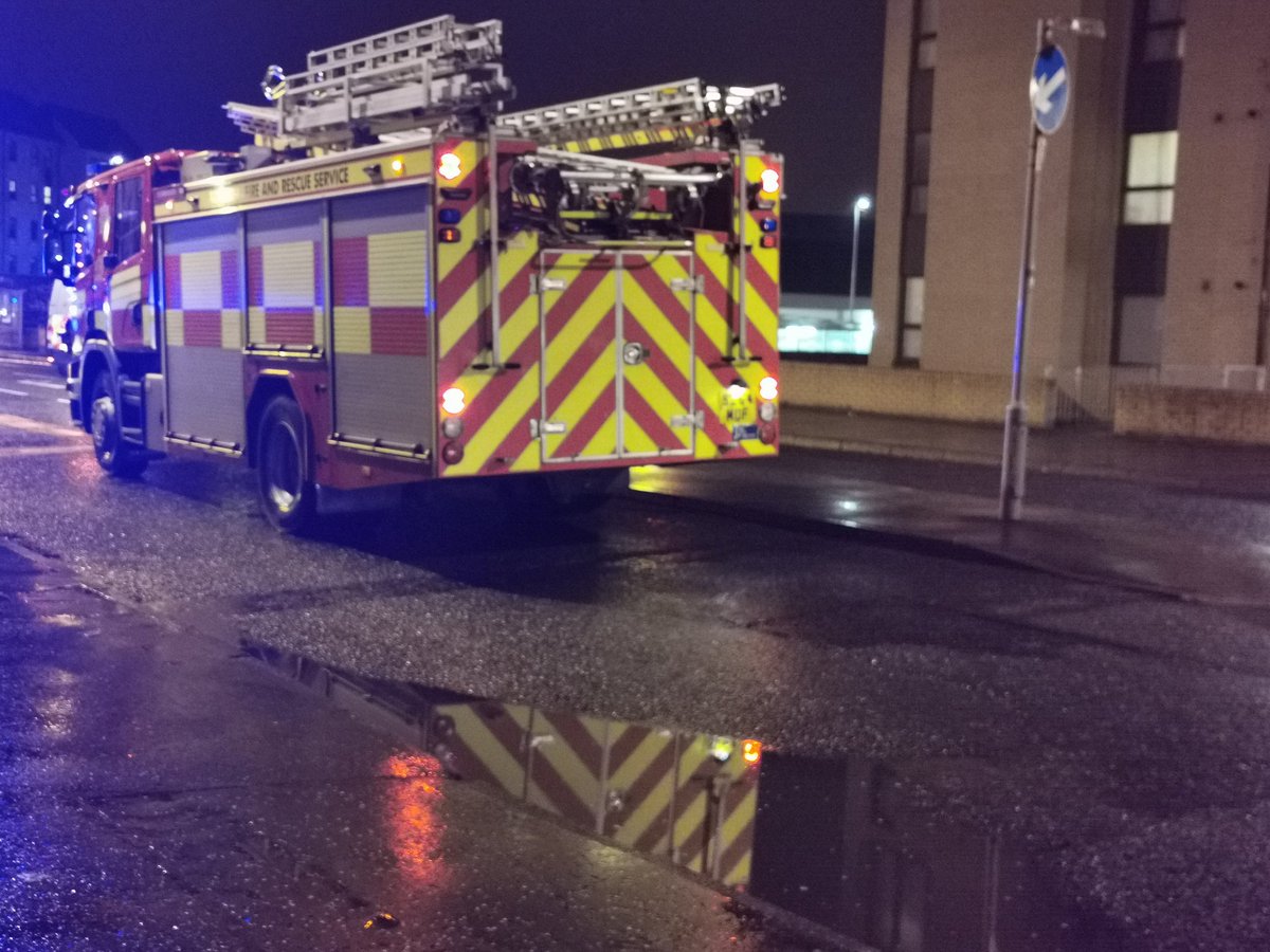 damiendenis's tweet photo. A few mobile photos from the incedent at Riverford Road Building site #FireEngine #fire #fireincedent #Glasgow #shawlands https://t.co/oUn8RYWC3y