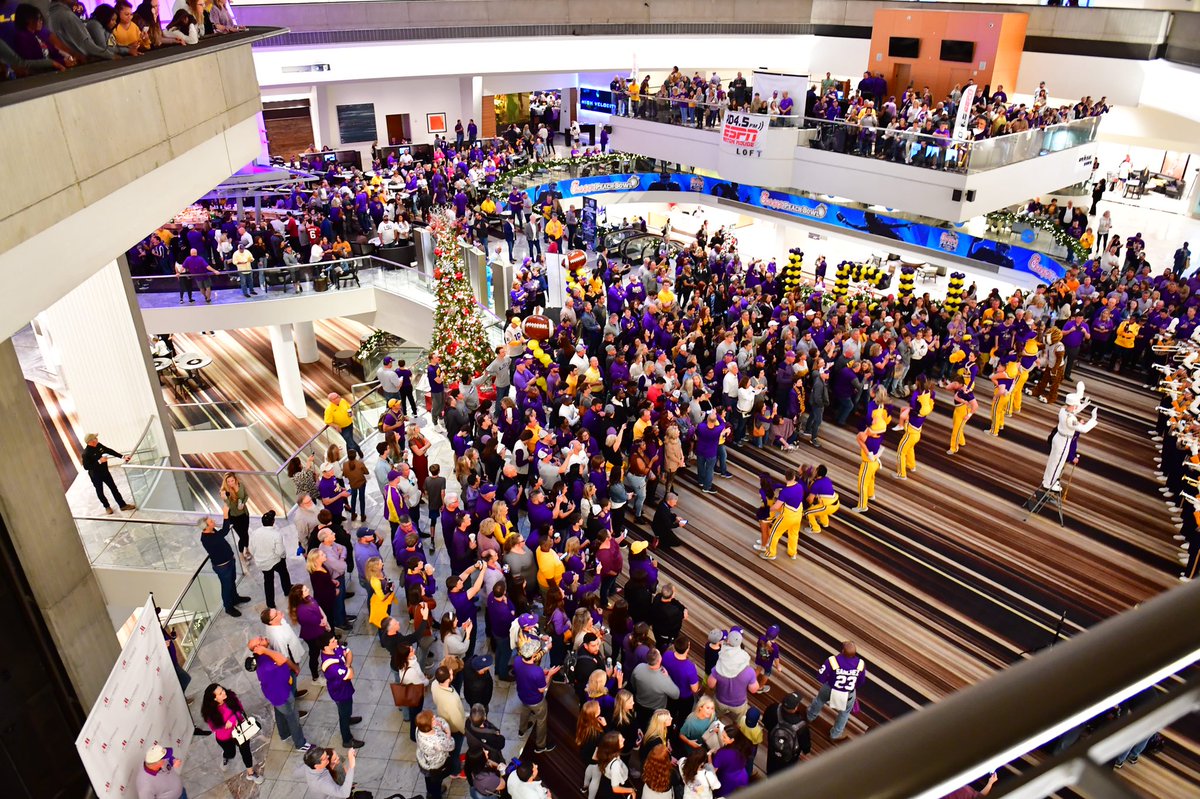 LSUfootball's tweet photo. The Atlanta Takeover is Underway

#GeauxTigers | #CFBPlayoff https://t.co/wiio1xobec