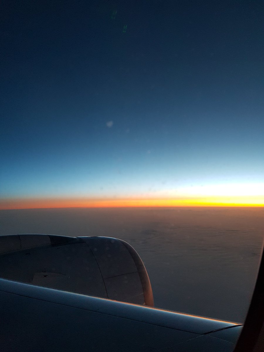 vilma_nummi's tweet photo. Woke up to see this (and to drink some blueberry  juice) @Finnair https://t.co/KOxBNdMzxr