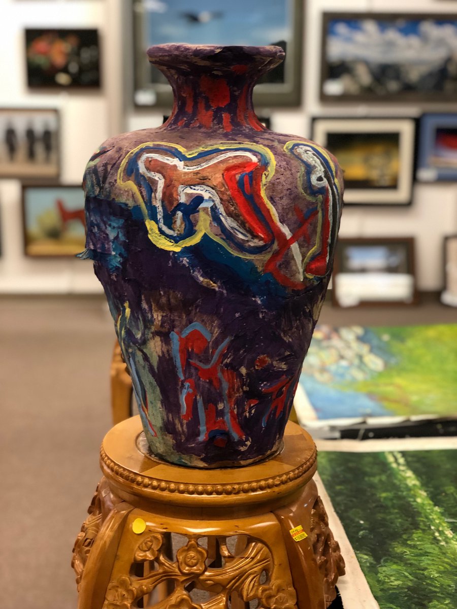 FloridaGrecco's tweet photo. #art #artshare #FridayVibes #FridayVibes @FloridaGrecco #fineart #gallery 949-241-7018 #vases #Paintedceramic
#FridayNight . Painted art vase . Amazing https://t.co/fG1OI0wmR0