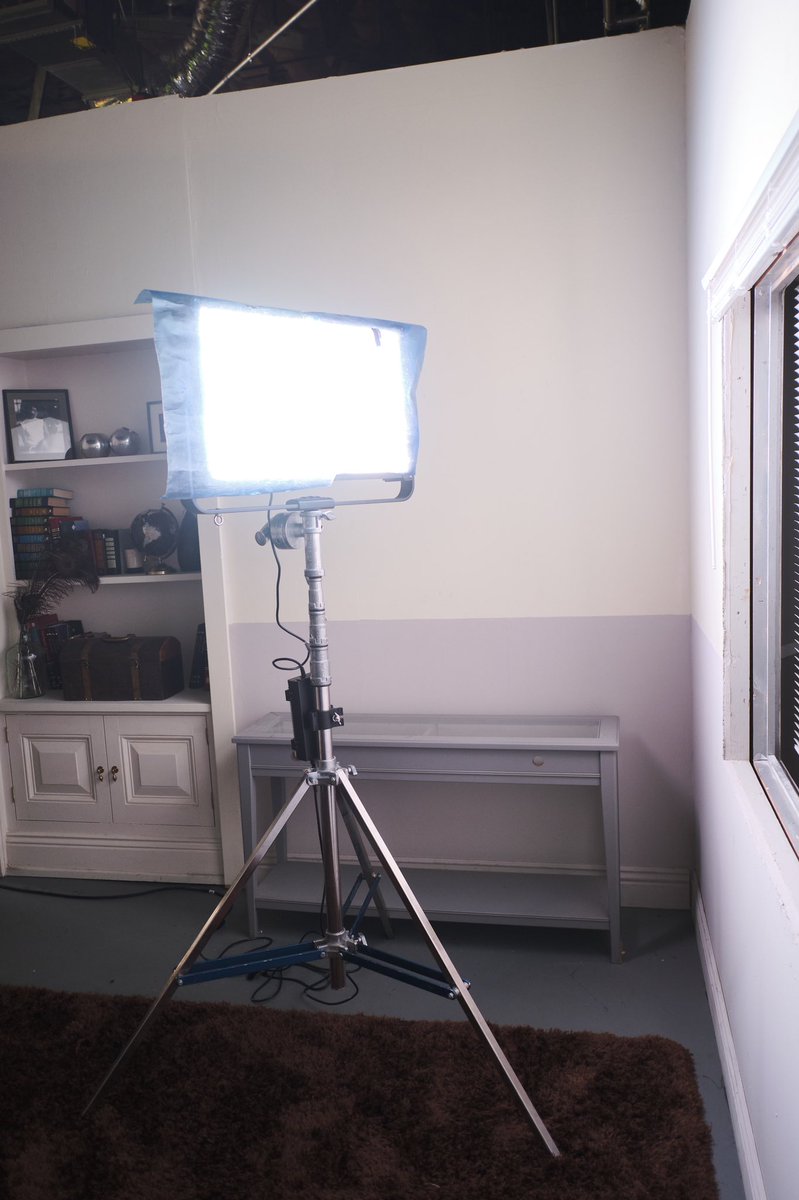 LEDGO_LED's tweet photo. #MagicHueG260 at 7500K, color trimmed with a blue bias and #StudioStreamS280MC with a blue gel to give this scene the look the DP wanted. https://t.co/WuDwSe0f3n