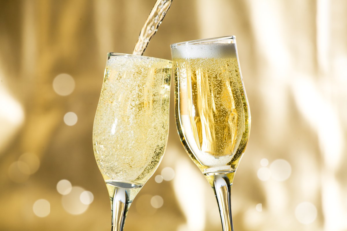 craigieonmain's tweet photo. Join us for New Year's Eve, Craigie-style. Buy tickets now at https://t.co/4k99mmcbMR #BostonNYE #cheftonymaws #bestofboston https://t.co/J0P6fDTV4r