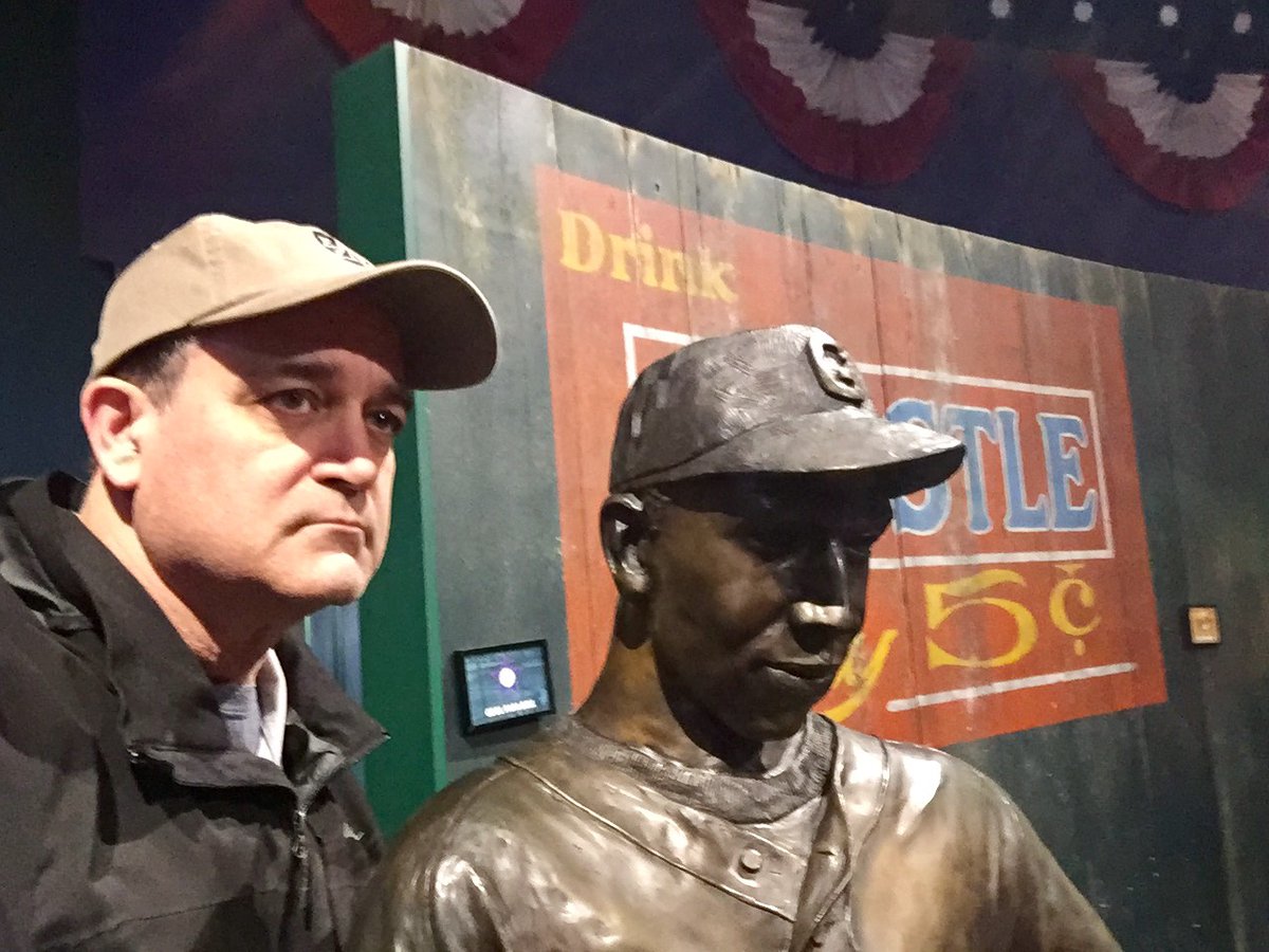 stuartbell643's tweet photo. “Papa” Bell with “Cool Papa” Bell at Negro League Baseball Museum. https://t.co/zKKRQcwjBm