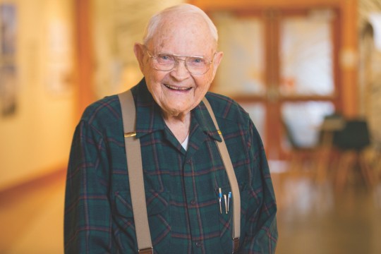 uoeducation's tweet photo. For #COE alumnus Mel Mead, philanthropy is a way to expand the extraordinary impact he’s had on the lives of students during a lifetime of teaching. His support for scholarships has made earning a UO degree possible for more students. https://t.co/XUTjfX4nTD #coeGives #UODucks https://t.co/mH3nBpaP6a