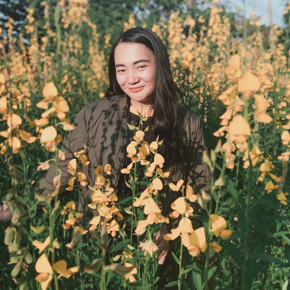 dhebiematters's tweet photo. Find yourself growing livelier and prettier this 2020. No to doubts, fears, drama, negativity and toxic relationships. Find your space and grow your soul like a wildflower that’s blooming without hesitation, making a whole new picture of a garden. #2020goals #happier https://t.co/UQlQOnAETi