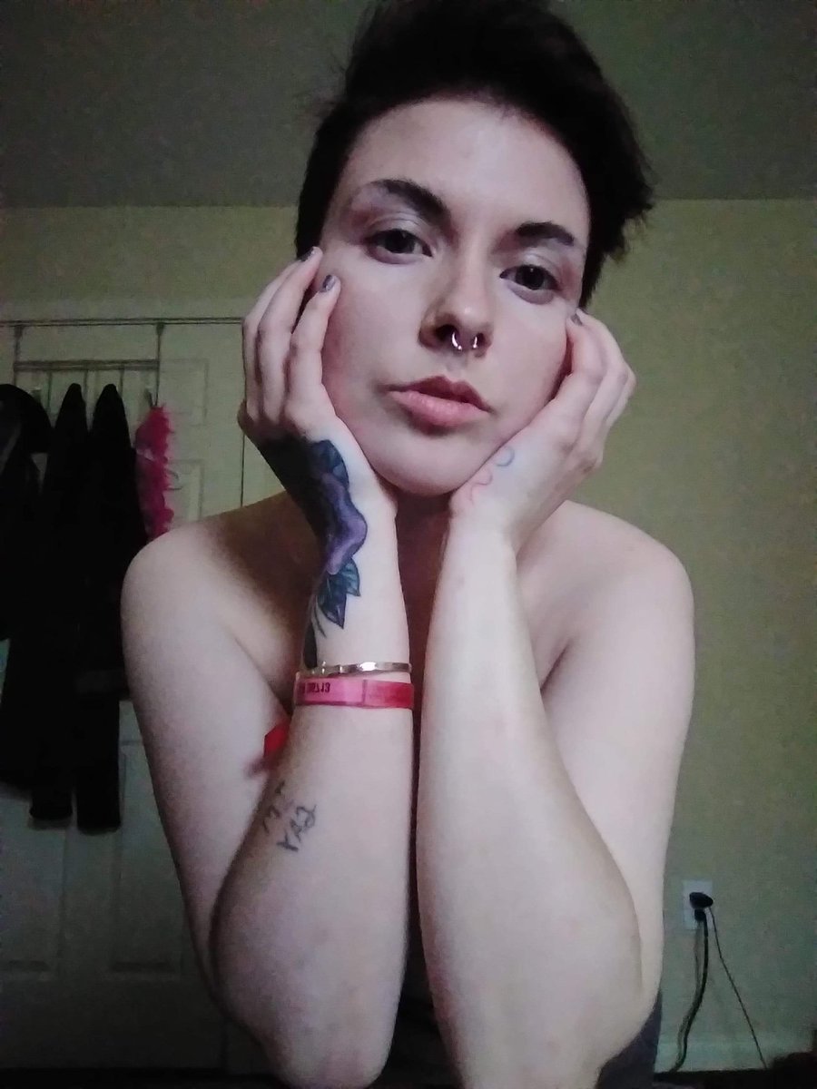 BabyBonBon0225's tweet photo. Sweet but pure, deep but not innocent, eyes so clear as you look  closely into thin air of the person you'll forever remember for a decade. #trans #photography #deep https://t.co/fPFxKKWchS