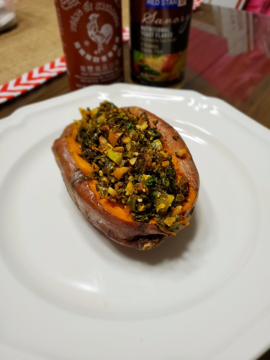 Bittner58's tweet photo. @RayCronise @PlantDietitian Baked sweet potato with pistachio gremolata from #TheHealthspanSolution as the entree to my evening meal. My starter was the Spicy southwest salad. I thoroughly enjoyed the eggplant rollatini as my Christmas dinner.
#Everyone needs a copy of your book! https://t.co/OiUsov10pm