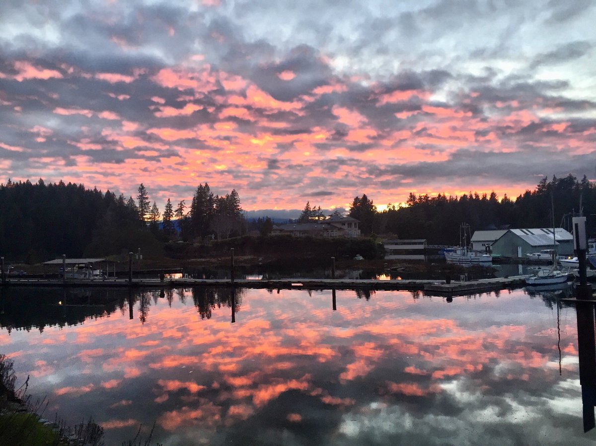An incredible Christmas evening at Painted Boat Resort in Pender Harbour.  Check out our great winter packages including our Spa Runaway.  Visit paintedboat.com.