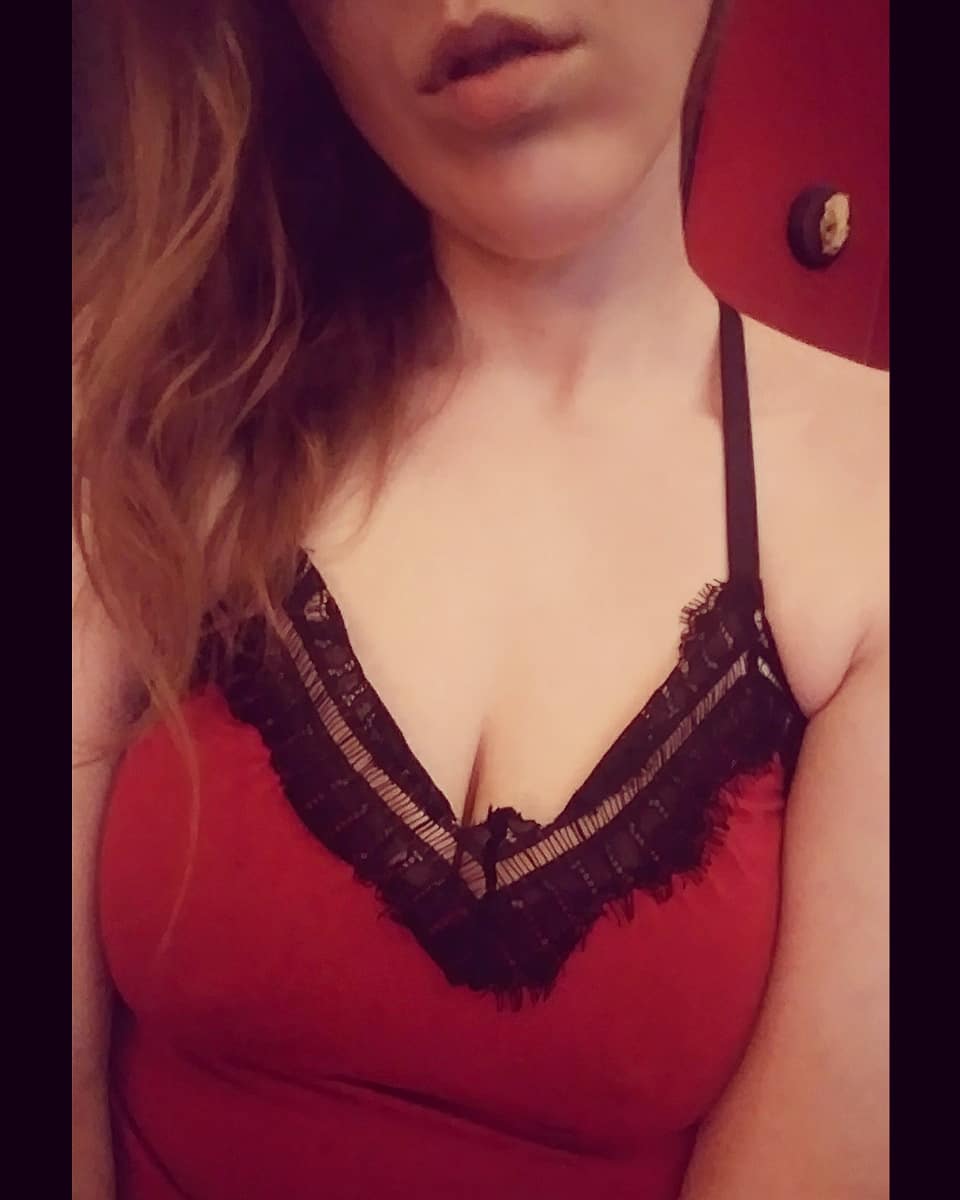 MonsterGPinup's tweet photo. I was cold.. come join my onlyfans to see more๐
https://t.co/hlVTRubK99
#iwascold #itsabitnipplyout #onlyfans #cashapp #buymyphotos #nsfw #redlingerie #blacklace #girlswithglasses https://t.co/7EQCCmvfxr