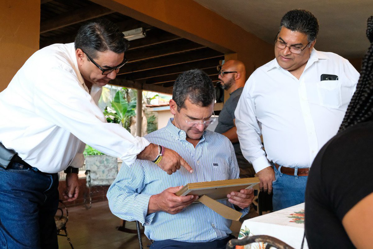 pedropierluisi's tweet photo. Hoy tuve el privilegio de decir #PResente en Morovis y acompañar a Olvin Santiago en su radicación a la alcaldía. ¡Morovis será PNP! #MorovisPresente #PRPresente https://t.co/dZPT1dHMlu