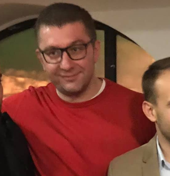 neelix64's tweet photo. bratmi izleas mlado kolku sto posedues mlados tuka u dusata https://t.co/5dFQsa9y5A