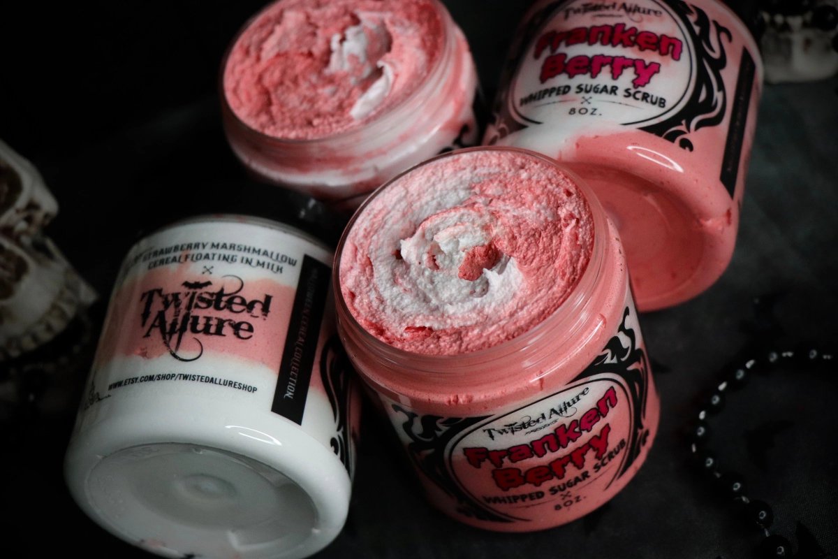 BoogeymanGFX's tweet image. Go check out TwistedAllure.com And use promo code HordesRising and get 5% off at checkout. Fellas make your woman feel enchanting with the bath shimmers. @HordesRising @xx_xgirl  #TwistedAllure #hordesrising