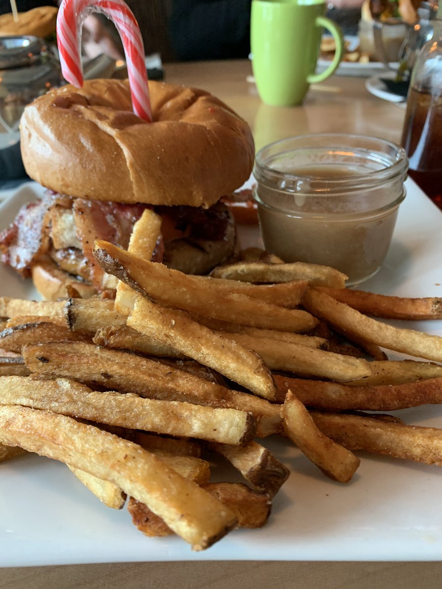 GaleslootParker's tweet photo. @cilantro_chive always delivers an amazing meal! Excited to be able to support a local business and a local charity at the same time with their burger of the month! #repost #editfails #community #lacombe #goodfood https://t.co/MyF08o9EAu