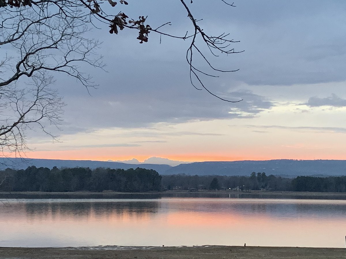 Nmpatters's tweet photo. Beautiful backdrop for family frisbee golf this evening at #ChesterFrostPark #MiddleValley #TN https://t.co/92Lv0WyYhQ