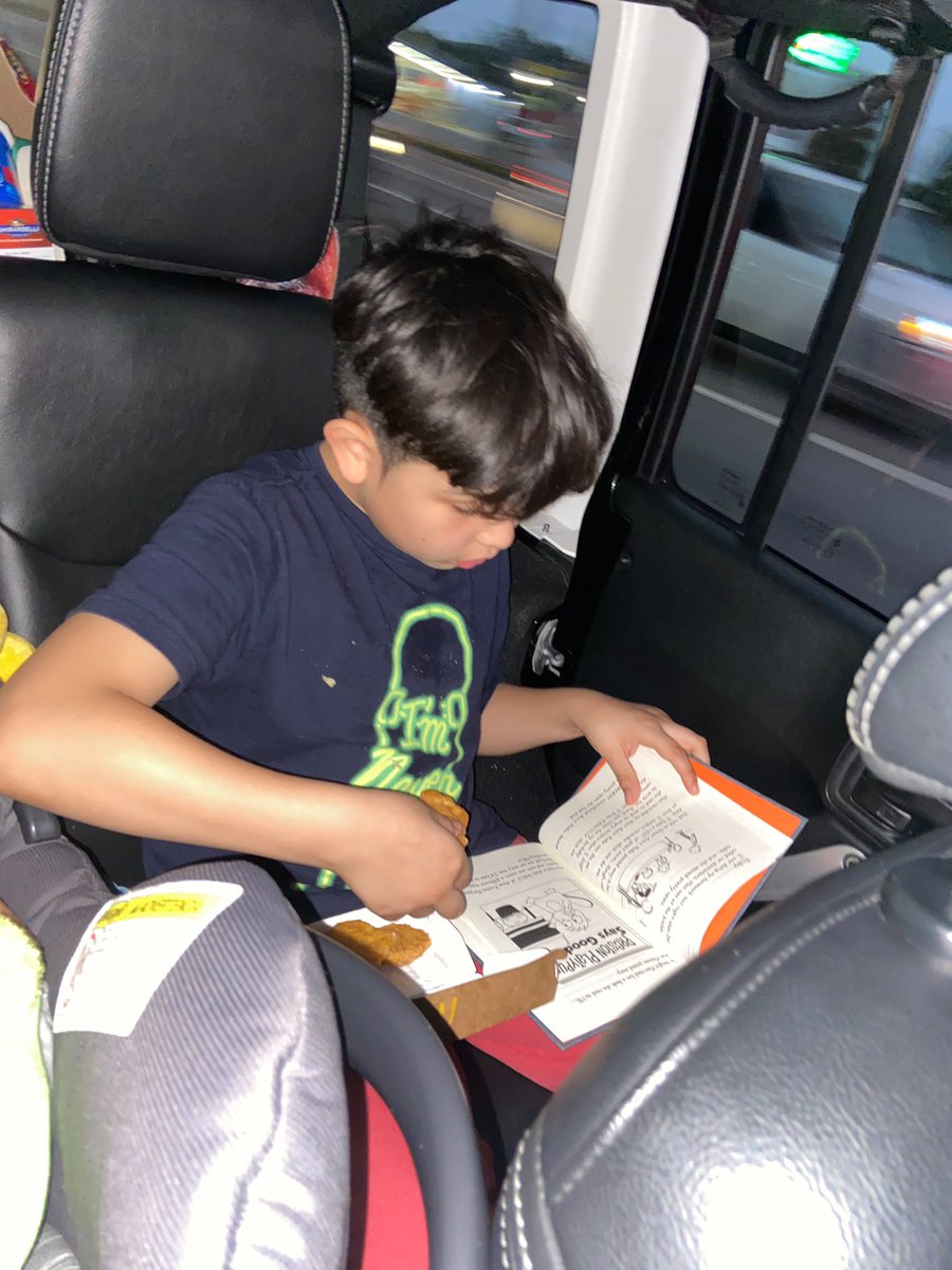 IrvingBerwyn's tweet photo. Sean from @MsGoushas and @MsFlood2’s class eating some nuggets and reading, Diary of a Wimpy Kid: Wrecking Ball. He’s making the most of his road trip to Florida. Have fun!
#irvingpride #winterbreakreading #d100inspires https://t.co/FJVWmczRgW