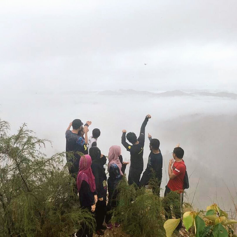 _nurulsyazwani's tweet photo. #tb
#bukitsenaling
#15/12
#gigihikingberhujan2
#hiking
#lovenature
#simpansini
#nextrip
#kamitakramai
#tapikamiada https://t.co/N5pcS8rfkR