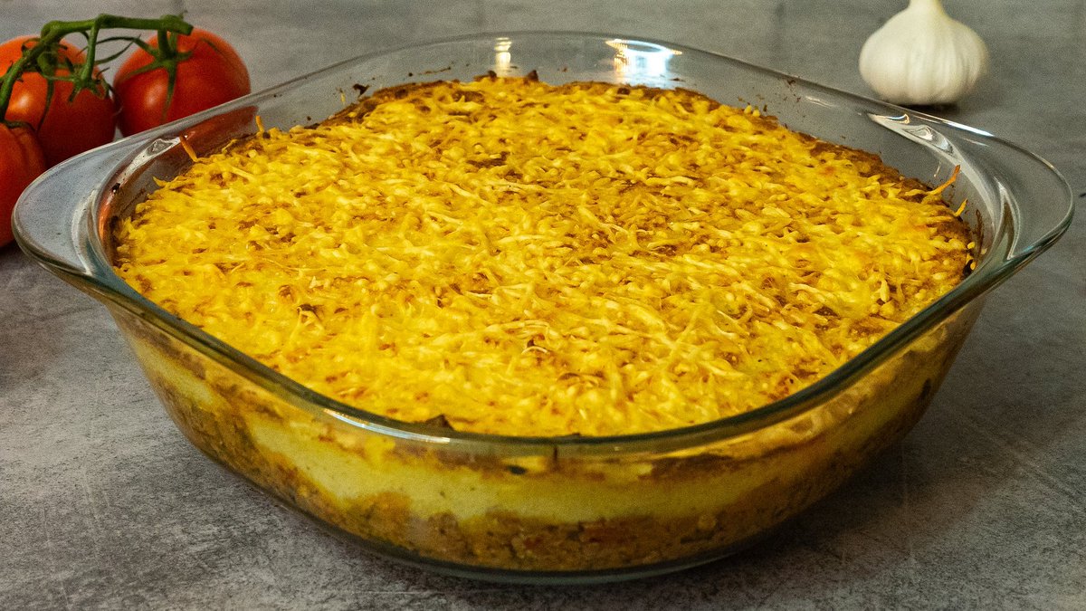 ByOcena's tweet photo. [FR] Hachis parmentier (video)
[EN] French mashed potatoes and minced beef
https://t.co/CoHvT0dDQp

#frenchcuisine #frenchcooking #frenchdish #potato #beefrecipe #beef #glutenfree #sansgluten #cuisine #homecooking #foodies #faitmaison #gourmet #gourmandise #recette #frenchrecipe https://t.co/OeUP8A6Ncd