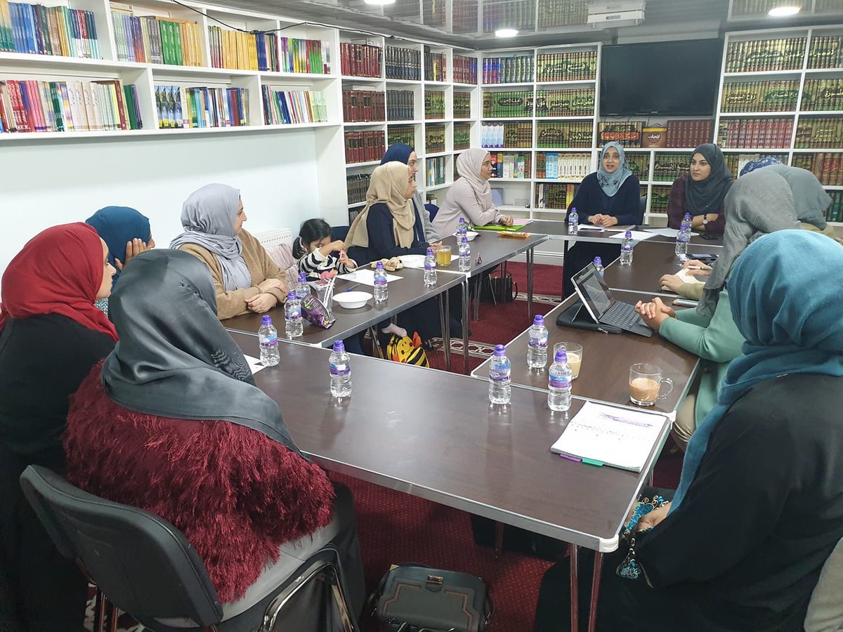 MinhajSistersUK's tweet photo. Minhaj Sister's Executive Weekend 2019 in progress, watch this space for some exciting plans for 2020 ๐
#ExecutiveWeekend
#2019
#FuturePlans2020 https://t.co/MYfbZIciwv