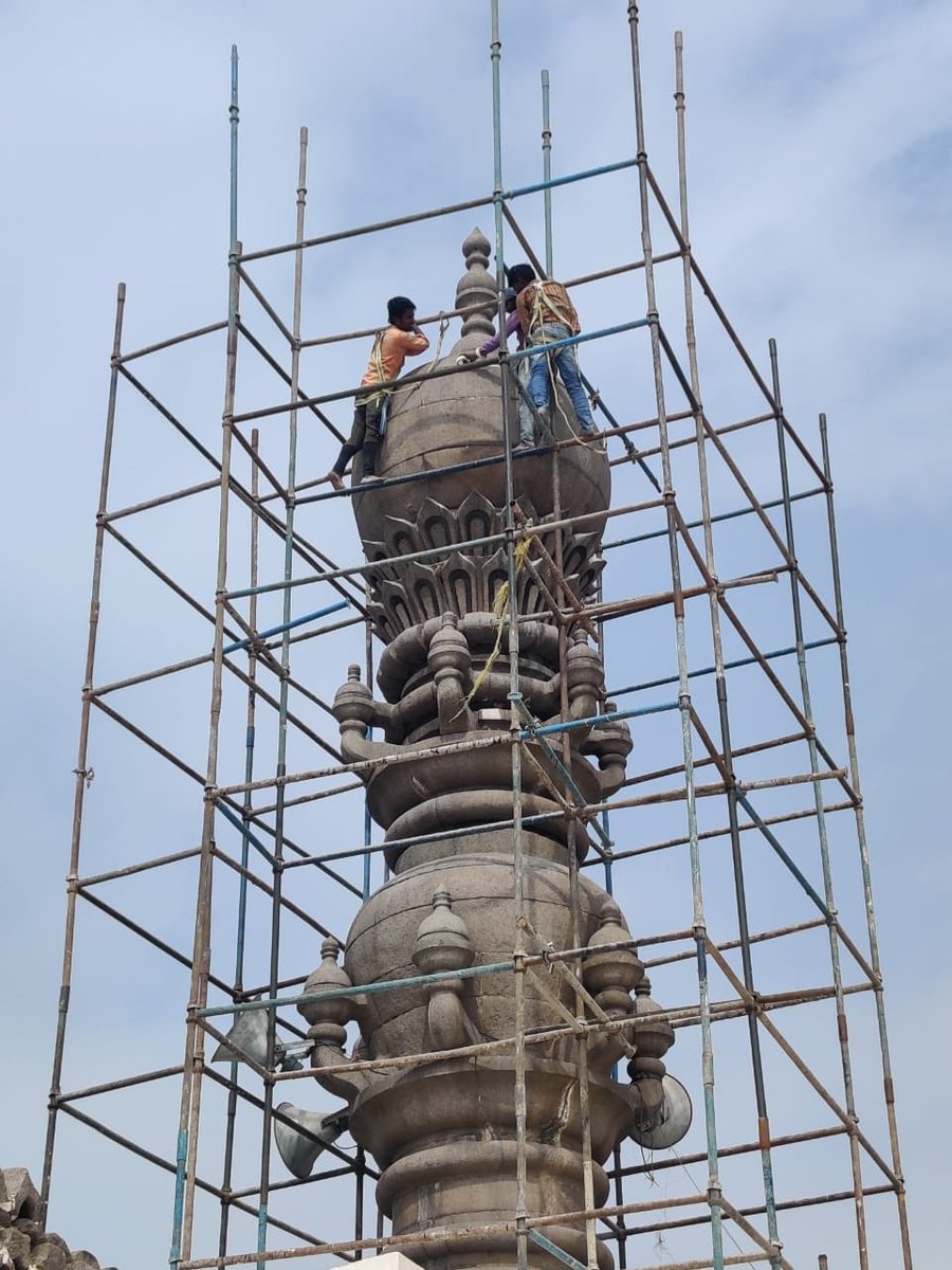 De-vegetation, Scientific cleaning & lime pointing works to Minars. #Meccamasjid hyd.@tsdamindia @TelanganaToday @tstourism @mumbaiheritage @TelanganaCMO