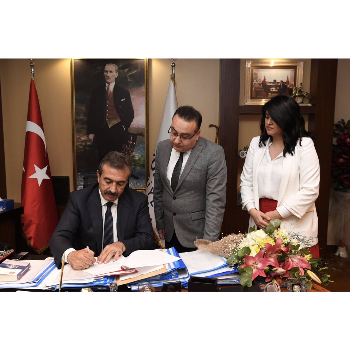 Çukurova Belediye Başkanı Sn. Soner ÇETİN’e Erkan Okulları Genel Koordinatörümüz Kamil GÜDEN ve Halkla İlişkiler Müdürümüz Aycan TEZCAN KORKUT ziyaret gerçekleştirdiler. #erkanokulları #erkankoleji #çukurovabelediyesi #adana