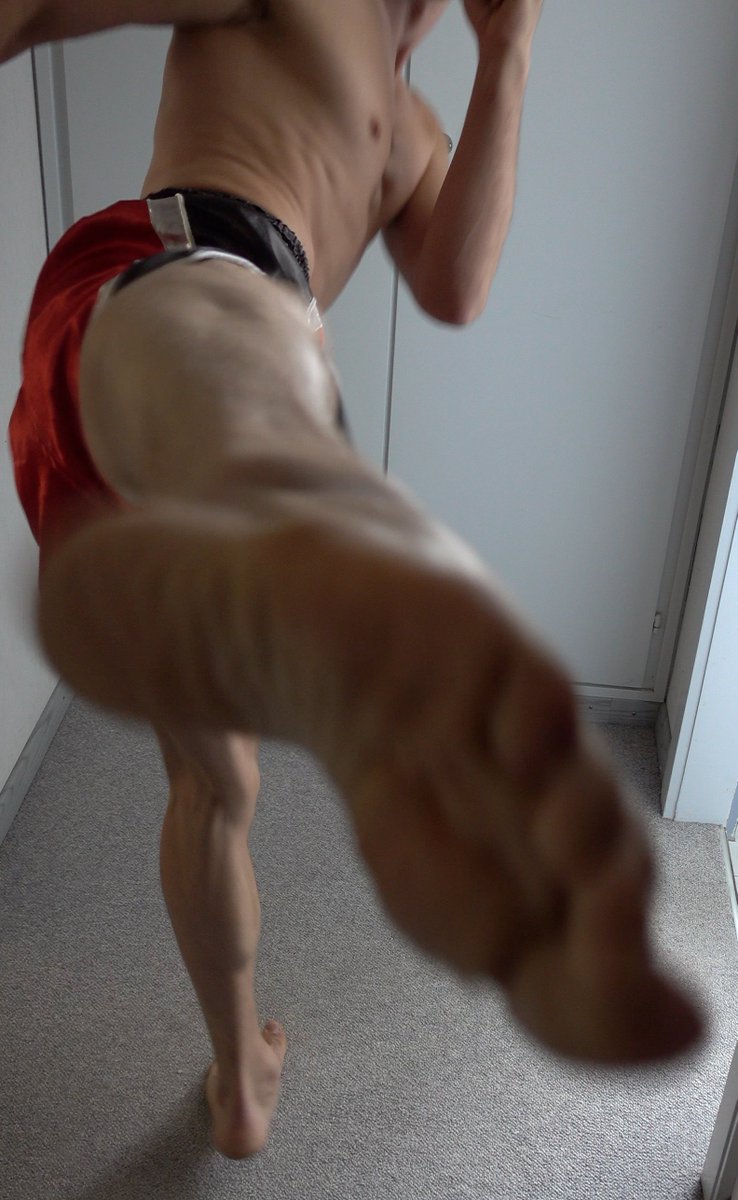 fighteraiden's tweet image. Teaching you the proper respect!
#musclefeet #jockfeet #kickfeet #mmafeet #fighterbody