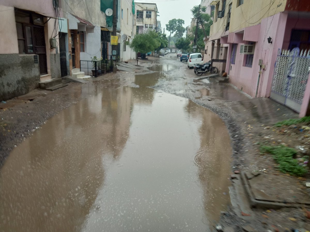 pradeeplingwal's tweet photo. @cmohry It has been a year since the road construction work has not been completed in Indraprastha colony (sector -30-33) #faridabad. Please take some necessary steps and ask the authority to complete the road work.  @mlkhattar @narendramodi @rajeshnagarfbd https://t.co/8z6sosTkoi
