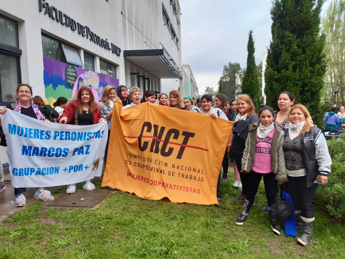 cnctargentina's tweet photo. #Repaso2019
MUJERES COOPERATIVISTAS EN EL 34° ENCUENTRO PLURINACIONAL DE MUJERES Y DISIDENCIAS
Cuatro días intensos de talleres, debates, encuentros y peñas que culminó con una multitudinaria marcha con más 500 mil mujeres y disidencias en La Plata.
https://t.co/vNkYtKgVC7 https://t.co/mUPLI7onzo