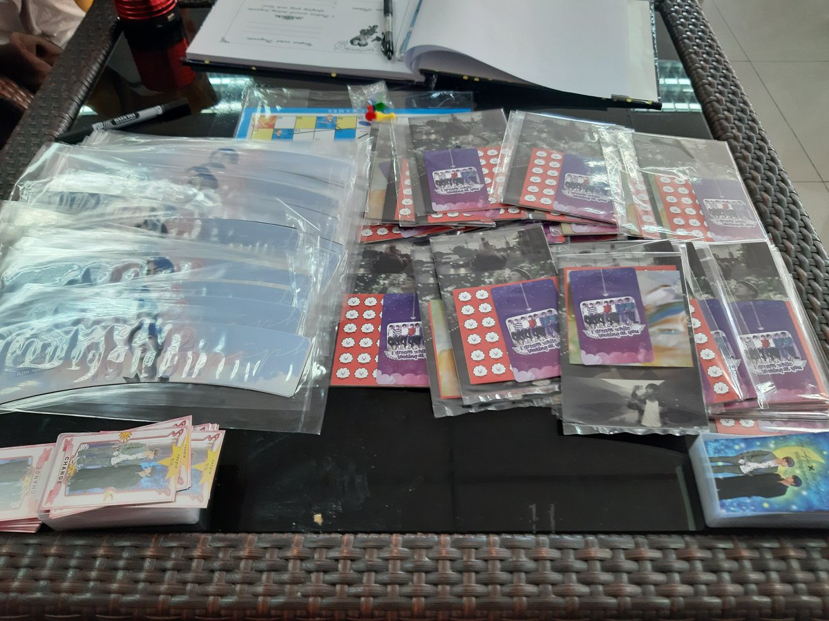 akidchan_'s tweet photo. Lots of freebies to get. Just order the BTS pizza set and come claim the freebies.
#MagnificentEpiphany X #WYWVinPLS https://t.co/kFNVzq7uMZ