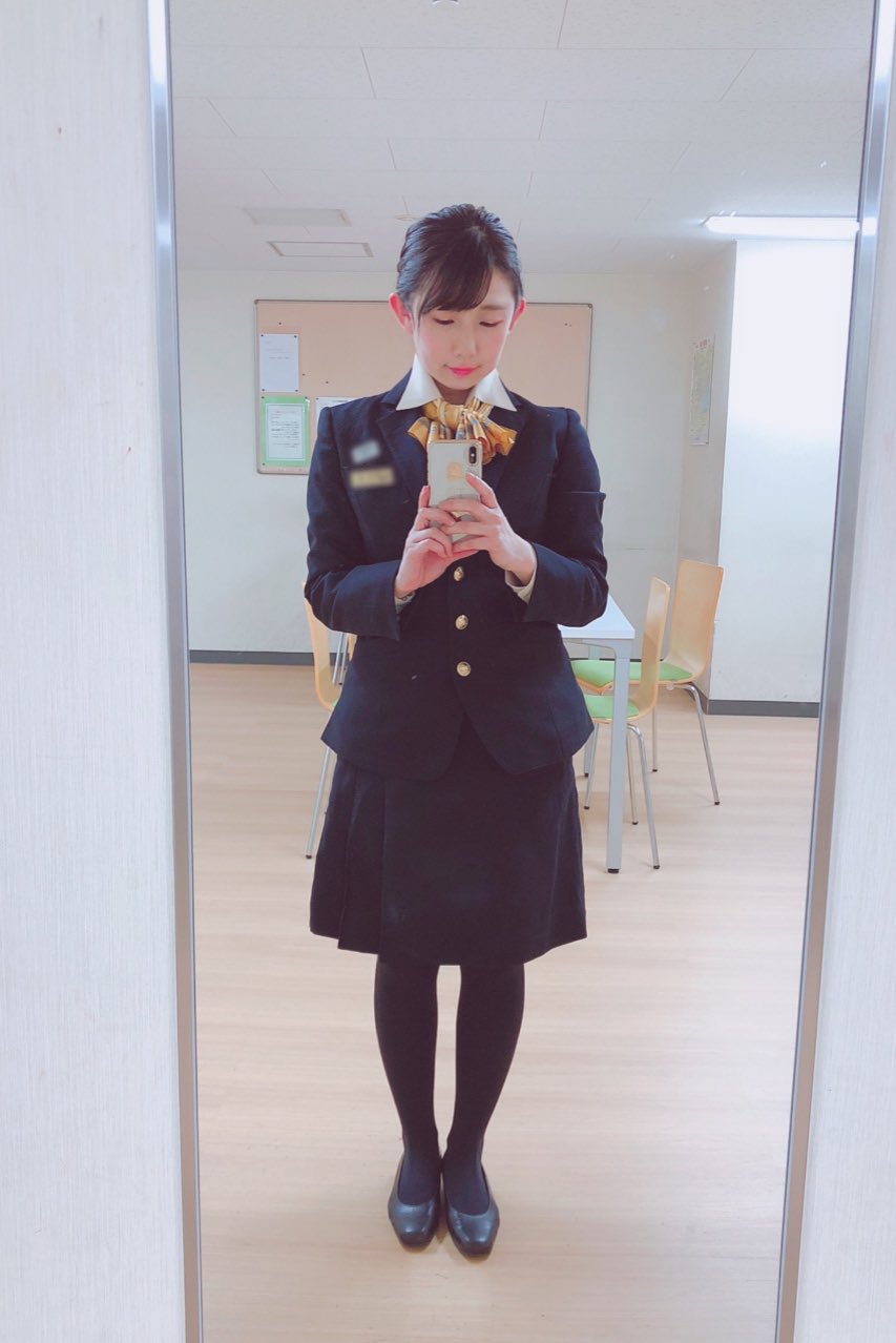 日比のどか 年末だー 帰省しなきゃ 新幹線に乗る人も多いと思うので新幹線パーサー時代 アルバイト を載せます 心身共に本当に大変な仕事なので出会ったら優しく接して下さい 勤務の度に新大阪で食べるたこ焼きとおこわ美味しかったなぁ ああ大阪