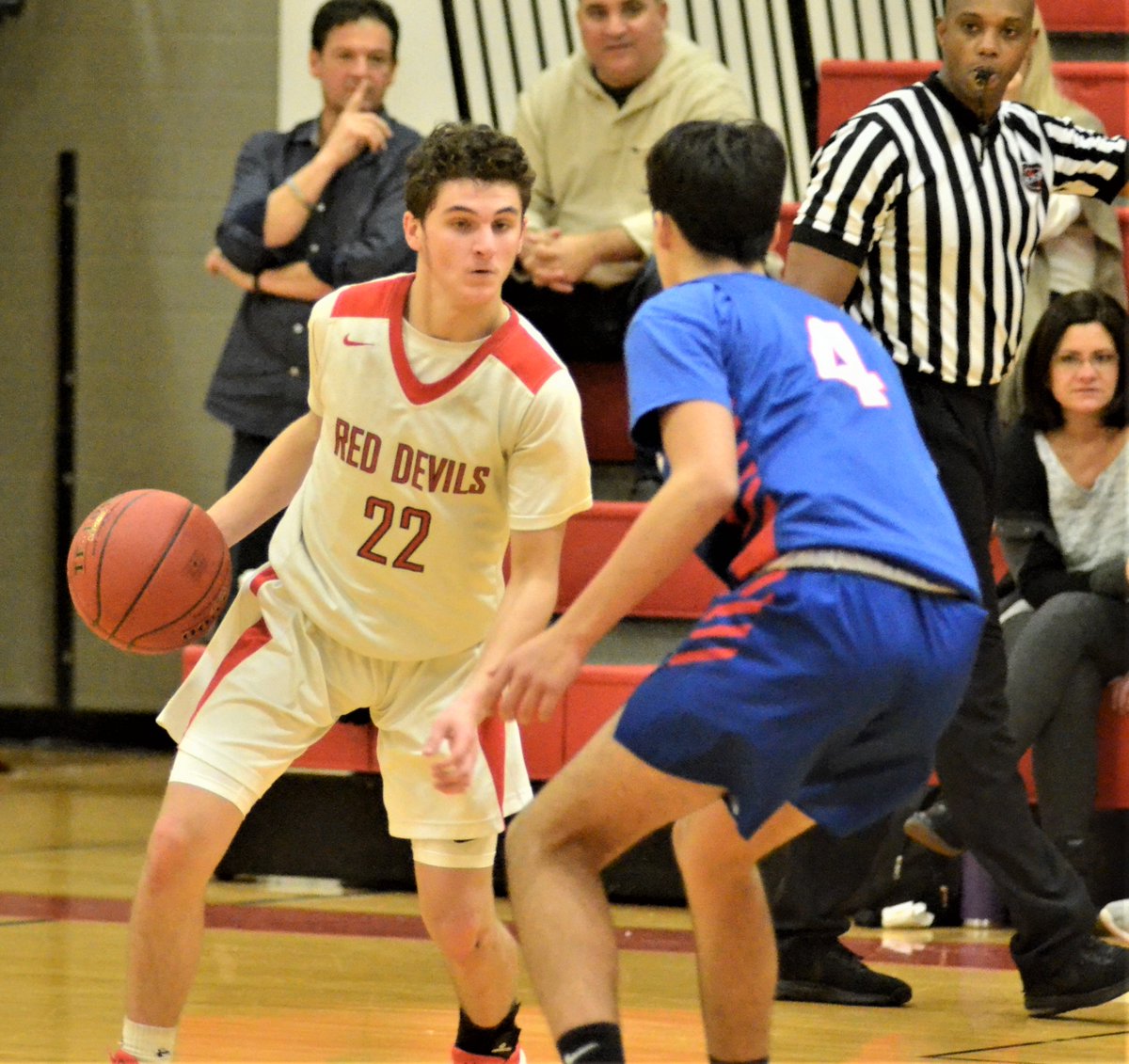 johnbrewerr's tweet photo. @VVSRedDevils (5-1) earn a spot in their own holiday tournament championship game with a 47-39 win over Broadalbin-Perth. Sam Donnelly nets a team-high 16 points and Bailey Janowski with 15 points, 10 boards for Red Devils. VVS faces New Hartford on Saturday for title. https://t.co/M50xglZKVA