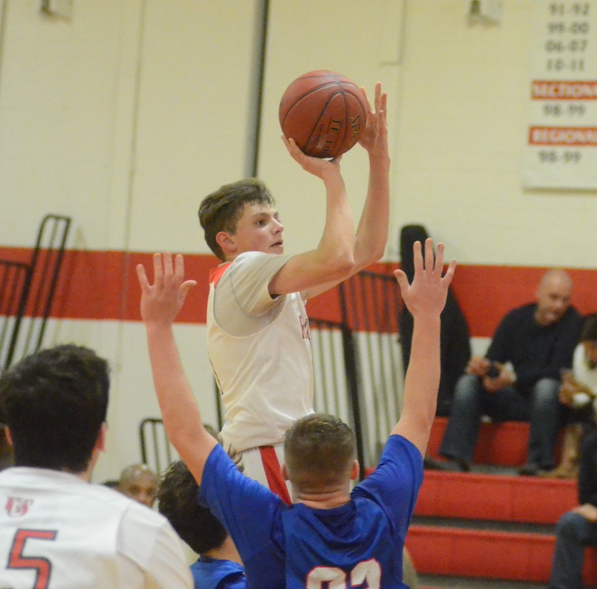 johnbrewerr's tweet photo. @VVSRedDevils (5-1) earn a spot in their own holiday tournament championship game with a 47-39 win over Broadalbin-Perth. Sam Donnelly nets a team-high 16 points and Bailey Janowski with 15 points, 10 boards for Red Devils. VVS faces New Hartford on Saturday for title. https://t.co/M50xglZKVA