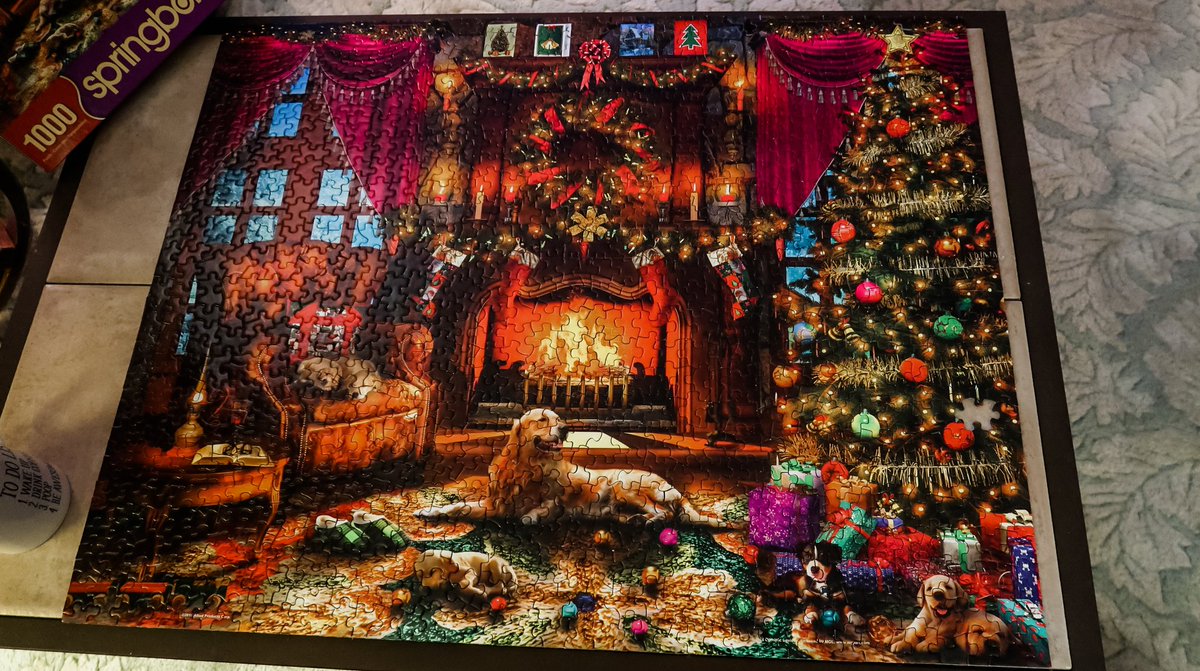 MargaretKrohn's tweet photo. #ThatFeelWhen you finish a thousand piece puzzle and one piece is missing and it doesn't quite look like the box... 🤣😂
Find the differences? I'll give you a cookie. 🍪 https://t.co/CBXm3CxmnS https://t.co/jHAjN6jMjE
