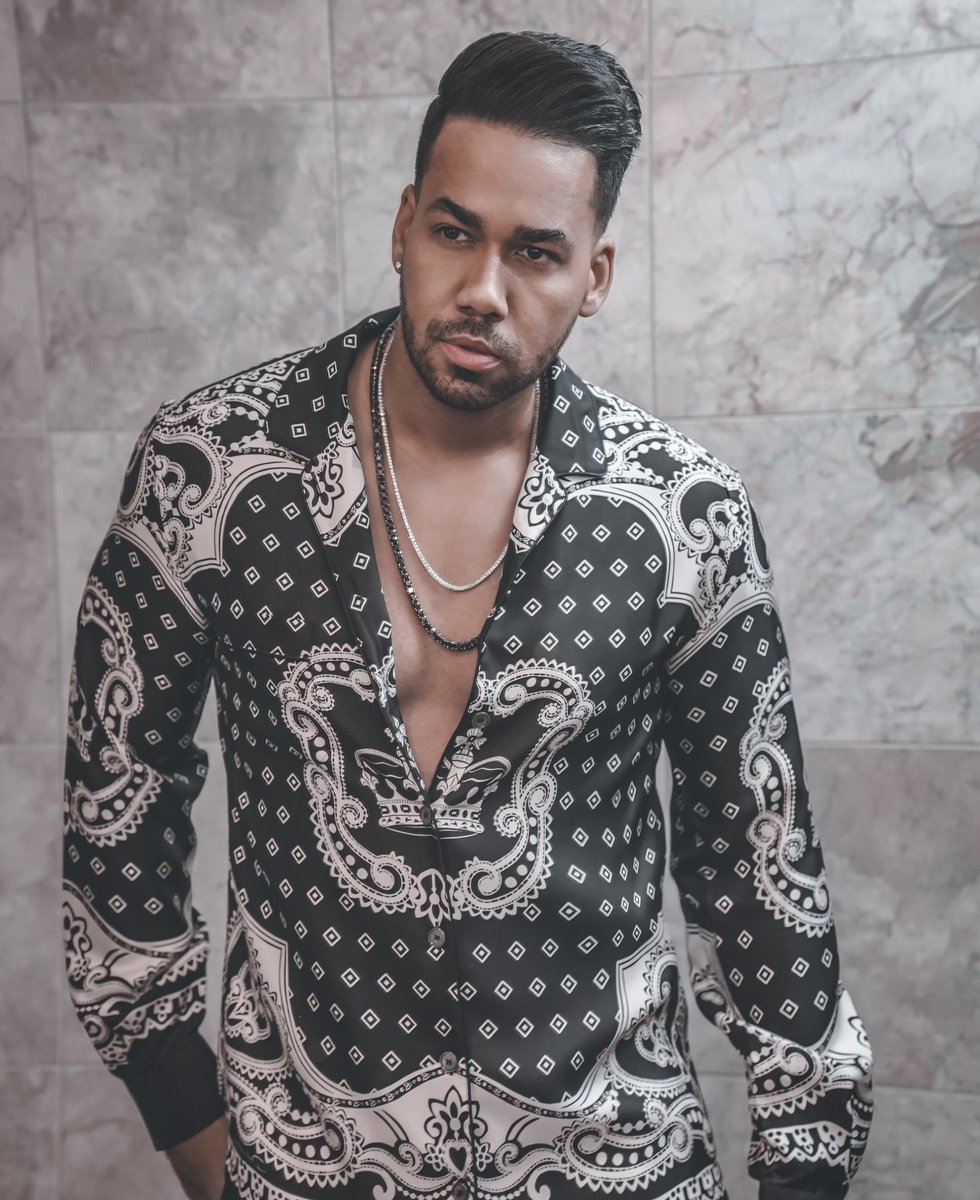 Romeo Santos tweet media