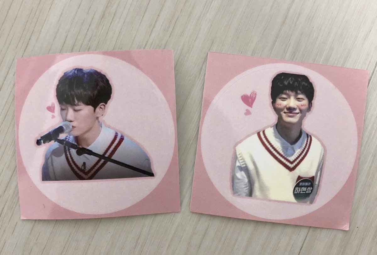 real_zsyyy's tweet photo. 💓하현상 스티커 나눔 공지 💓

 슈퍼밴드 서울 콘서트에서 스티커를 나눔합니다😊 
날짜:12월 29일
수량:각50
정확한 장소와 시간은 당일에 공지하겠습니다! 많이 받으러 와주세요.😊
#호피폴라 #하현상 #슈퍼밴드 https://t.co/pWlMqPljLv