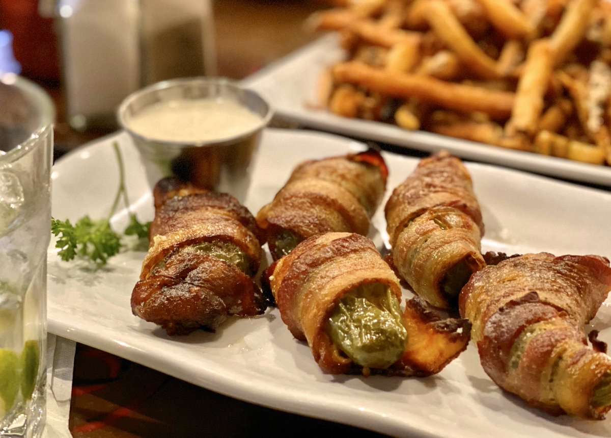 gettishow's tweet photo. Best jalapeño poppers in Las Vegas!
Btw, this place has everything bacon wrapped🥓🤤 so good!!
@VitalVegas #baconbar https://t.co/CRpMOwW3Ov