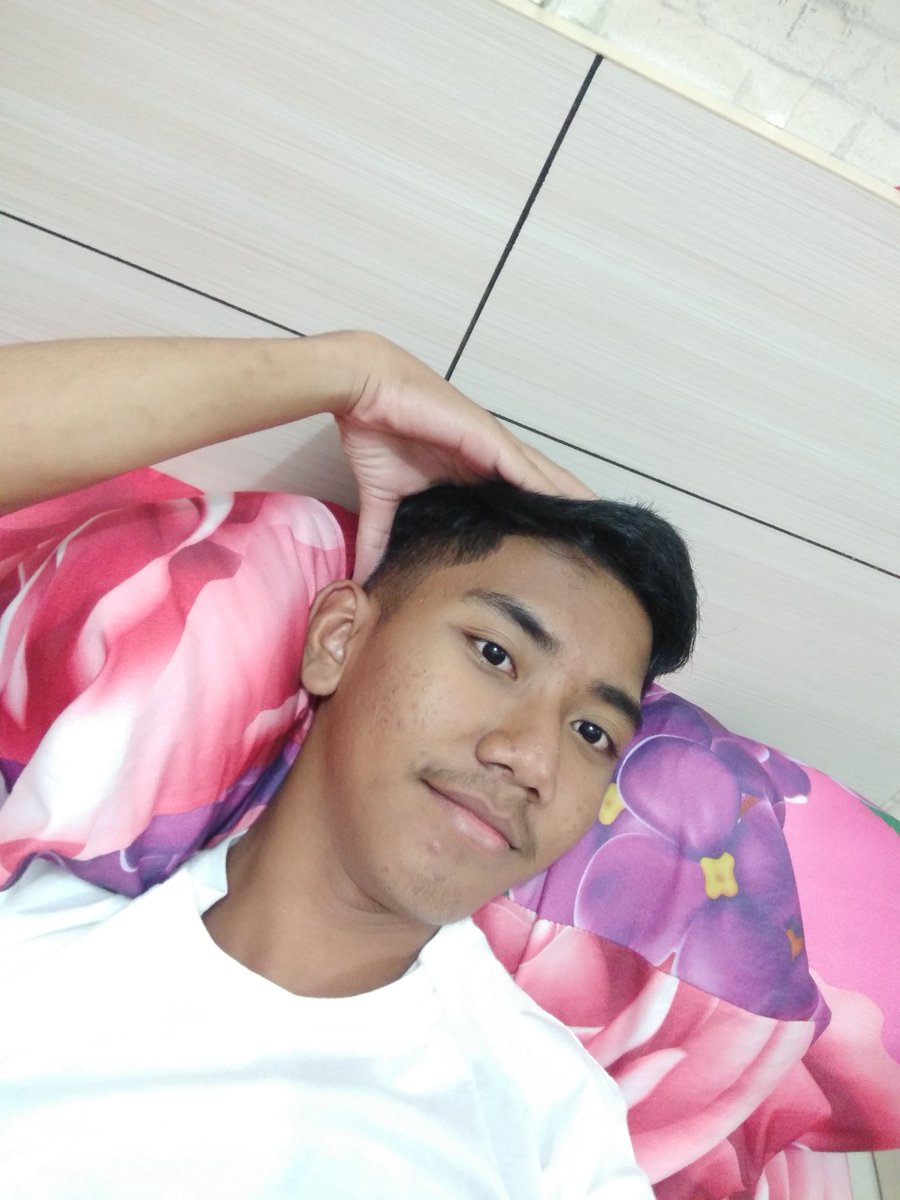 Chandraaaa_id's tweet photo. #SabtuRebahan https://t.co/NiWilo7PQt