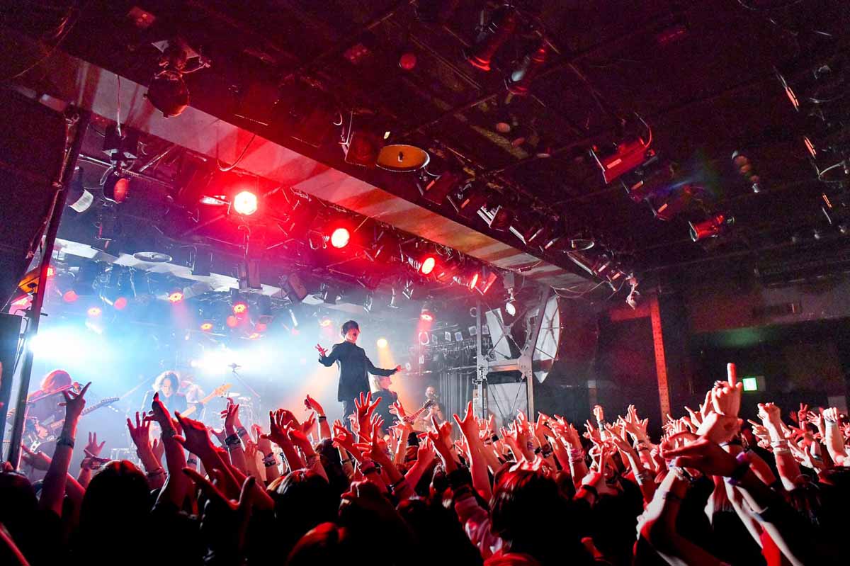 visunavi's tweet photo. 【lynch.】
15周年特設サイトオープン！
[XV]act:4となる東名阪ライブツアーが3月に開催決定！
タイトル空白の意味とは…！？

記事はこちら▶️https://t.co/ejUeZMIwD5

15th ANNIVERSARY PROJECT [XV]
https://t.co/9sE6h4tJYS

ライブ写真◎12月27日(金) 名古屋CLUB QUATTRO
Photo by：土屋良太 https://t.co/g1mbuFfFZx