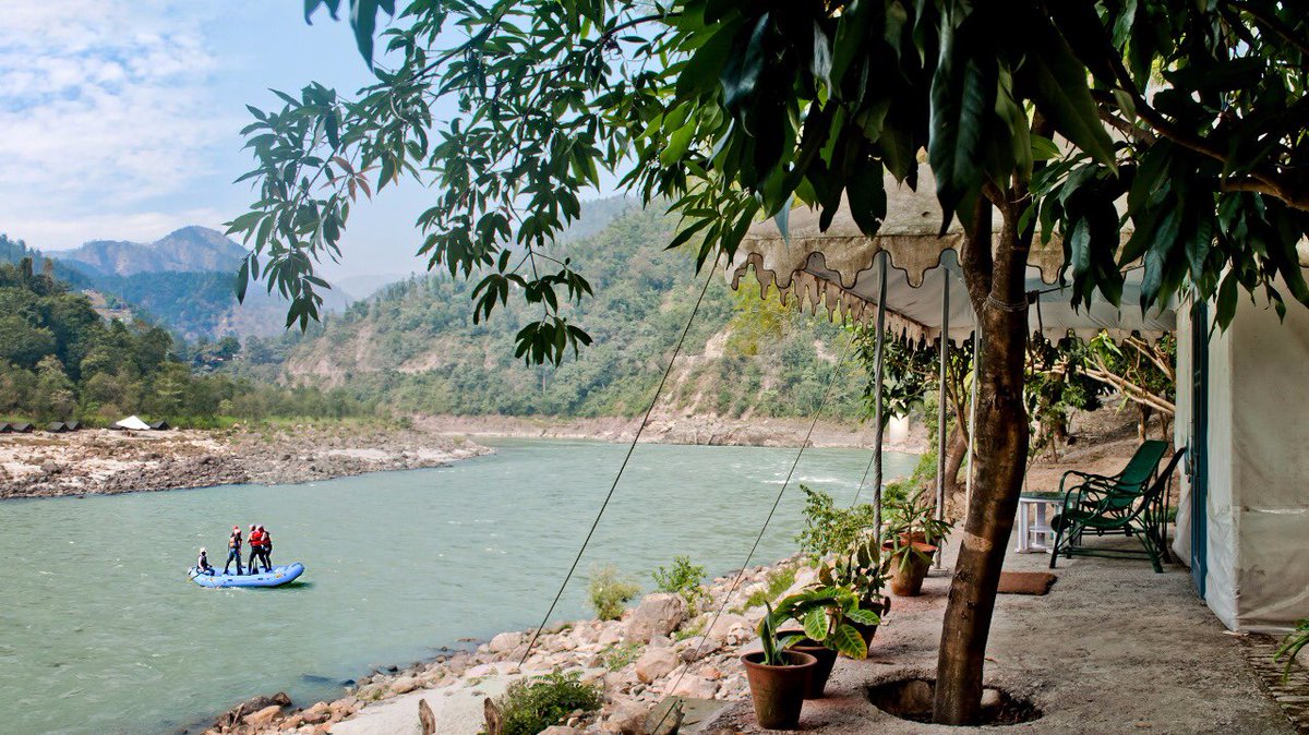Neemrana_Hotels's tweet image. Hurry! Last few rooms left at Neemrana’s Glasshouse on the Ganges for a quiet New year Getaway. Book now to ring in New Year 2020 overlooking the pristine waters of the Ganges!
#Staycation #Getaway #GetawayDestination #Holiday #LazyTraveller #Ganga #Ganges #Rishikesh #Uttarakhand