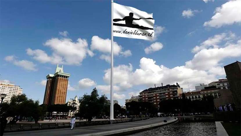danieldurantk's tweet photo. Bandera de la web de piragüismo https://t.co/vPXM1VziEp ondeando en la madrileña plaza de Colón 

https://t.co/3lpeeMmikf

#Madrid #bandera https://t.co/Sfoob0VUEC